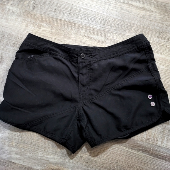 Powder Room running shorts - Picture 1 of 5